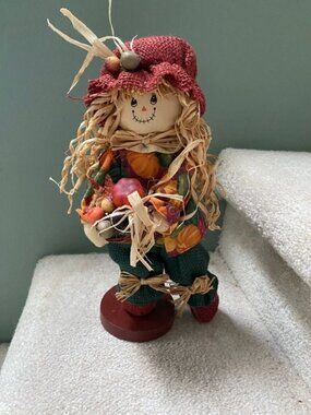 Collectible Approx 11 inch Standing Scarecrow figurine Cracker Barrel